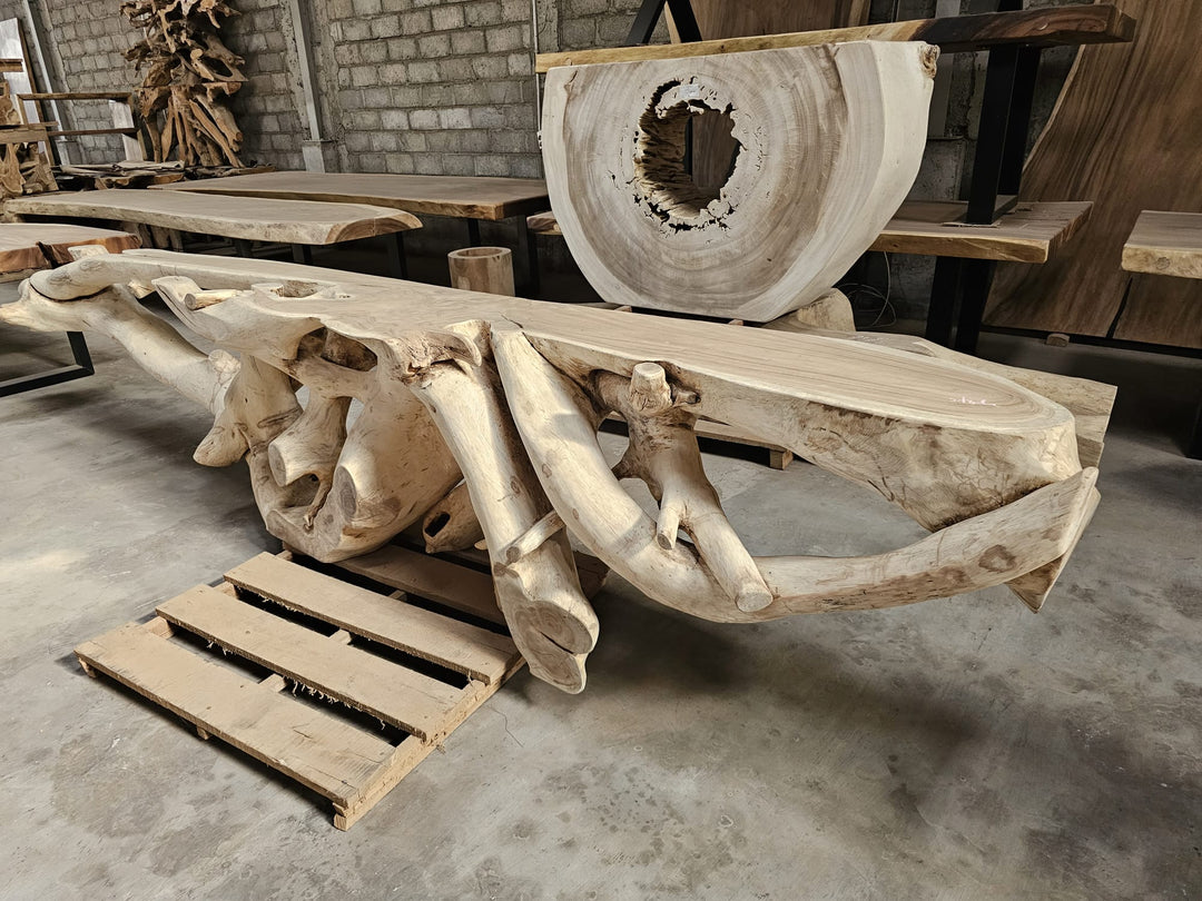 HOW WE CHOOSE PIECES FOR SYBARTUM:  WHAT NEVER MAKES IT INTO OUR COLLECTIONS <br> CÓMO SELECCIONAMOS LAS PIEZAS EN SYBARTUM:  LO QUE NUNCA LLEGA A NUESTRAS COLECCIONES