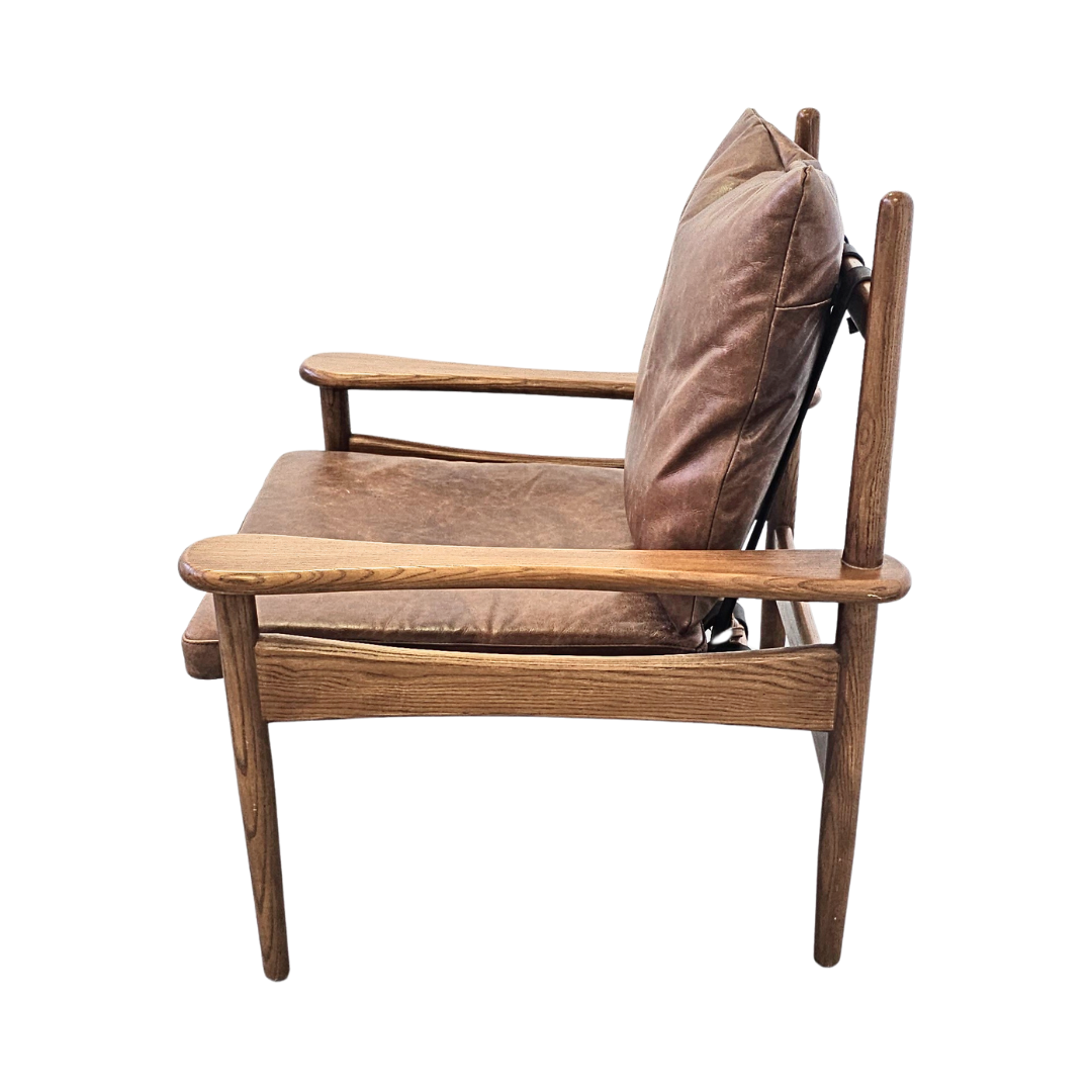 ASIKNI LEATHER CHAIR