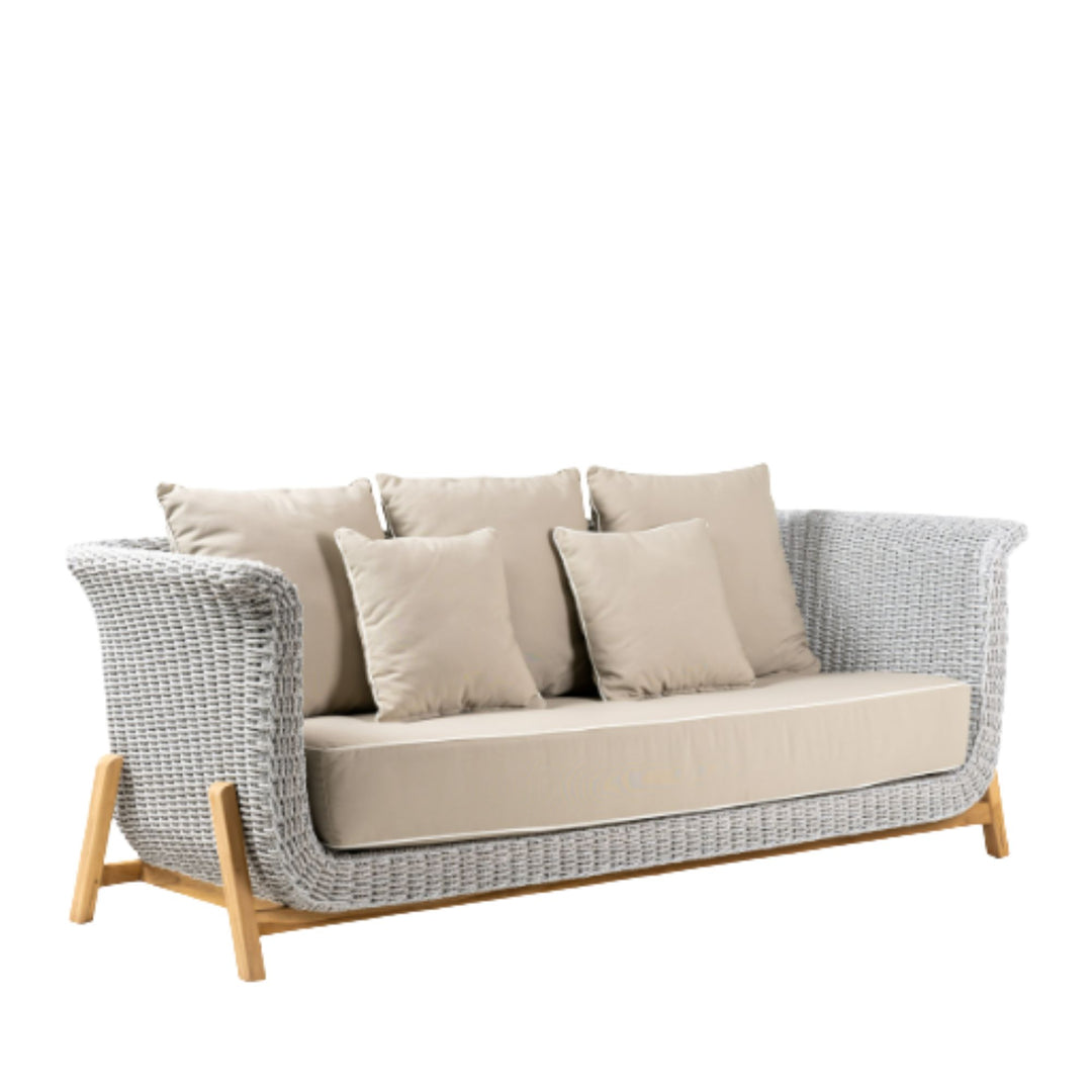 Detail view of the polyrattan weave combined with the teak wood base.