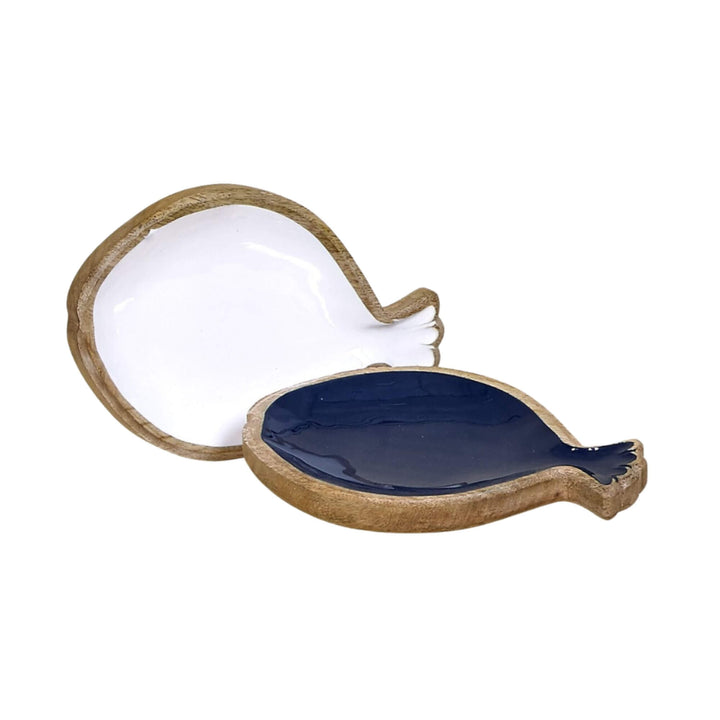 Set of two fish-shaped trays in navy and white enamel on mango wood size "S"