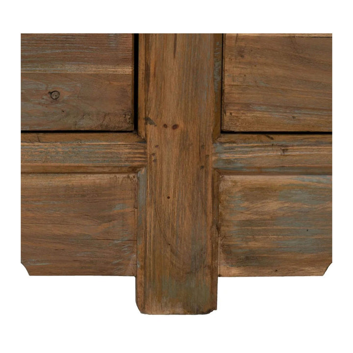 Close-up of Banda Buffet wood texture