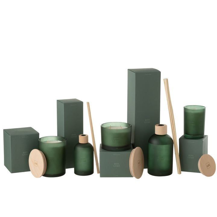 Group display of the Bois Givré scented candle in multiple sizes with matching packaging.