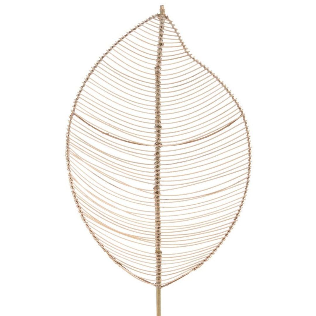 Close-up detail of the natural fiber weaving and central bamboo spine of Deco Palm Leaf F.