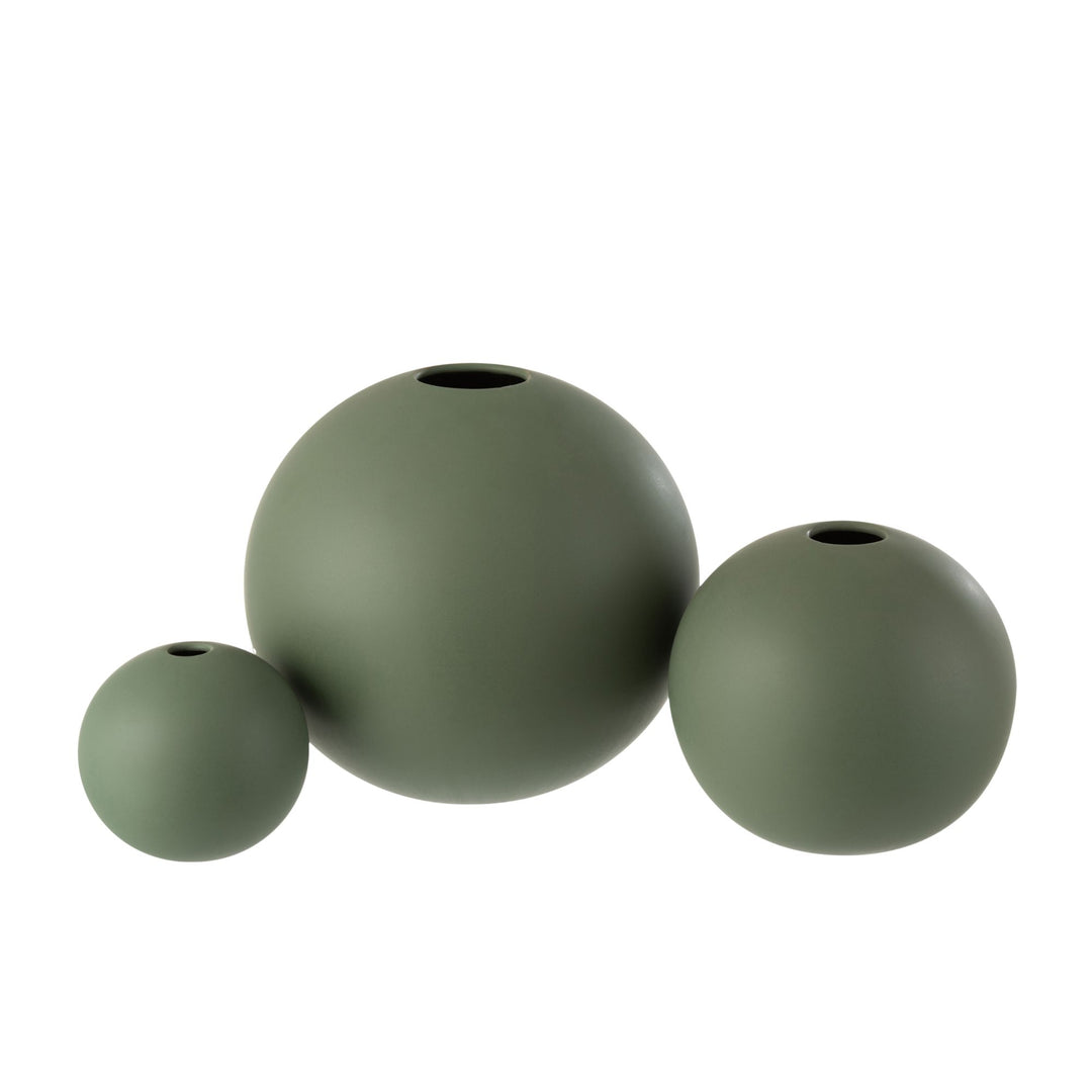 Set of Green Mate Vases in matte ceramic in assorted spherical sizes.