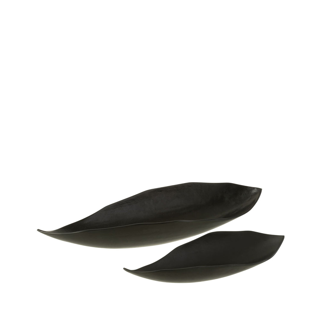 Set of iron leaf trays displayed together in different sizes.