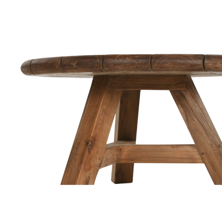 Side profile highlighting table height and leg structure