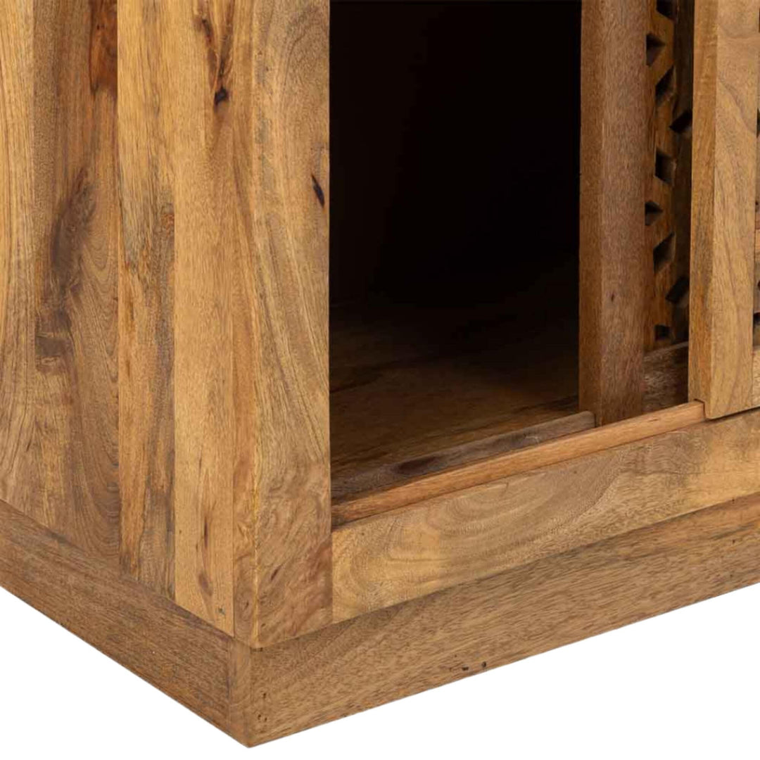 Close-up of kora buffet bottom corner.