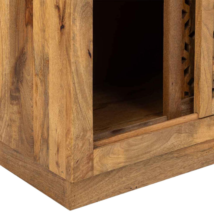 Close-up of kora buffet bottom corner.