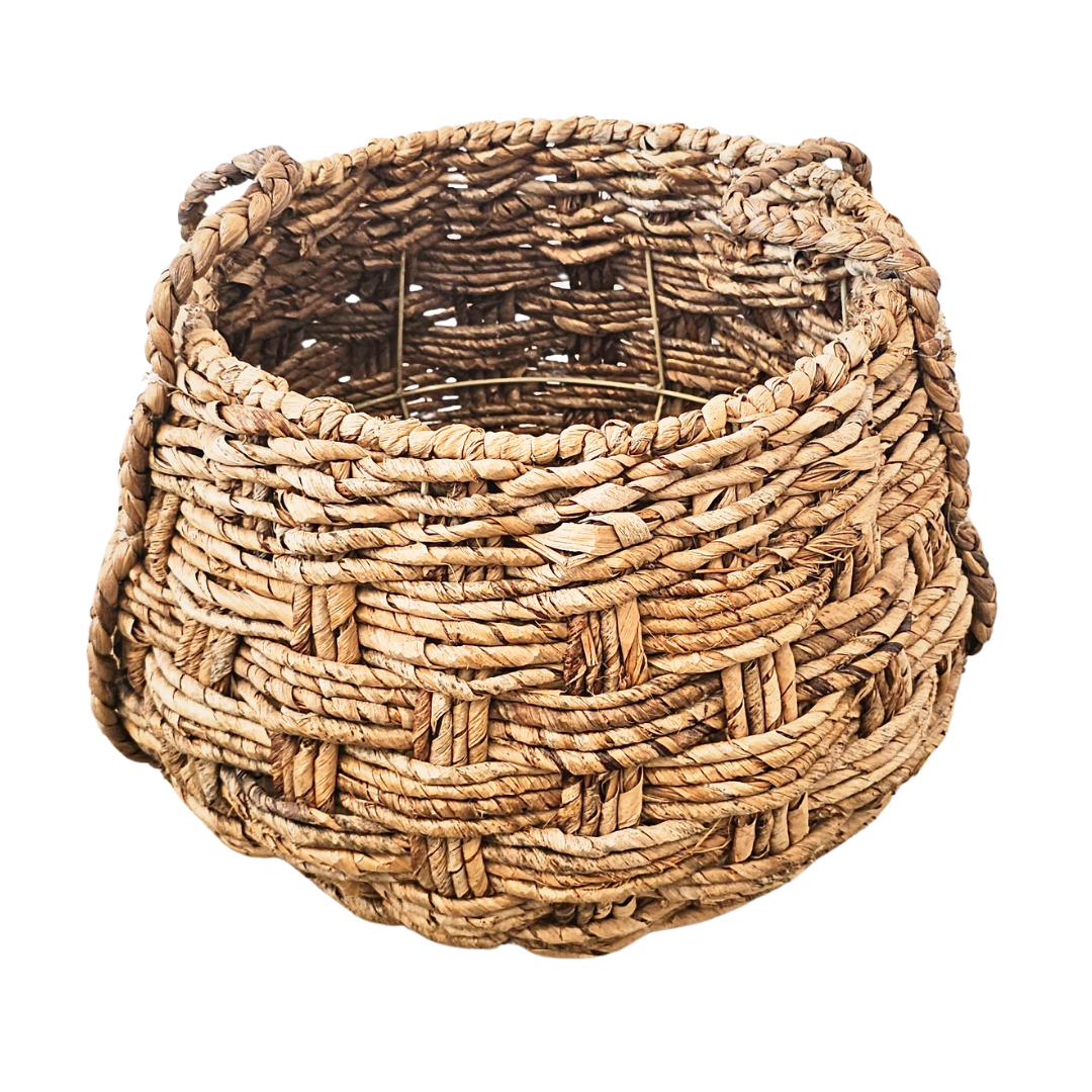 Front view of Marietas Banana Basket in natural abaca