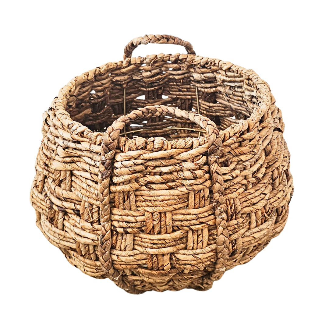 Overhead view of Marietas basket with open top