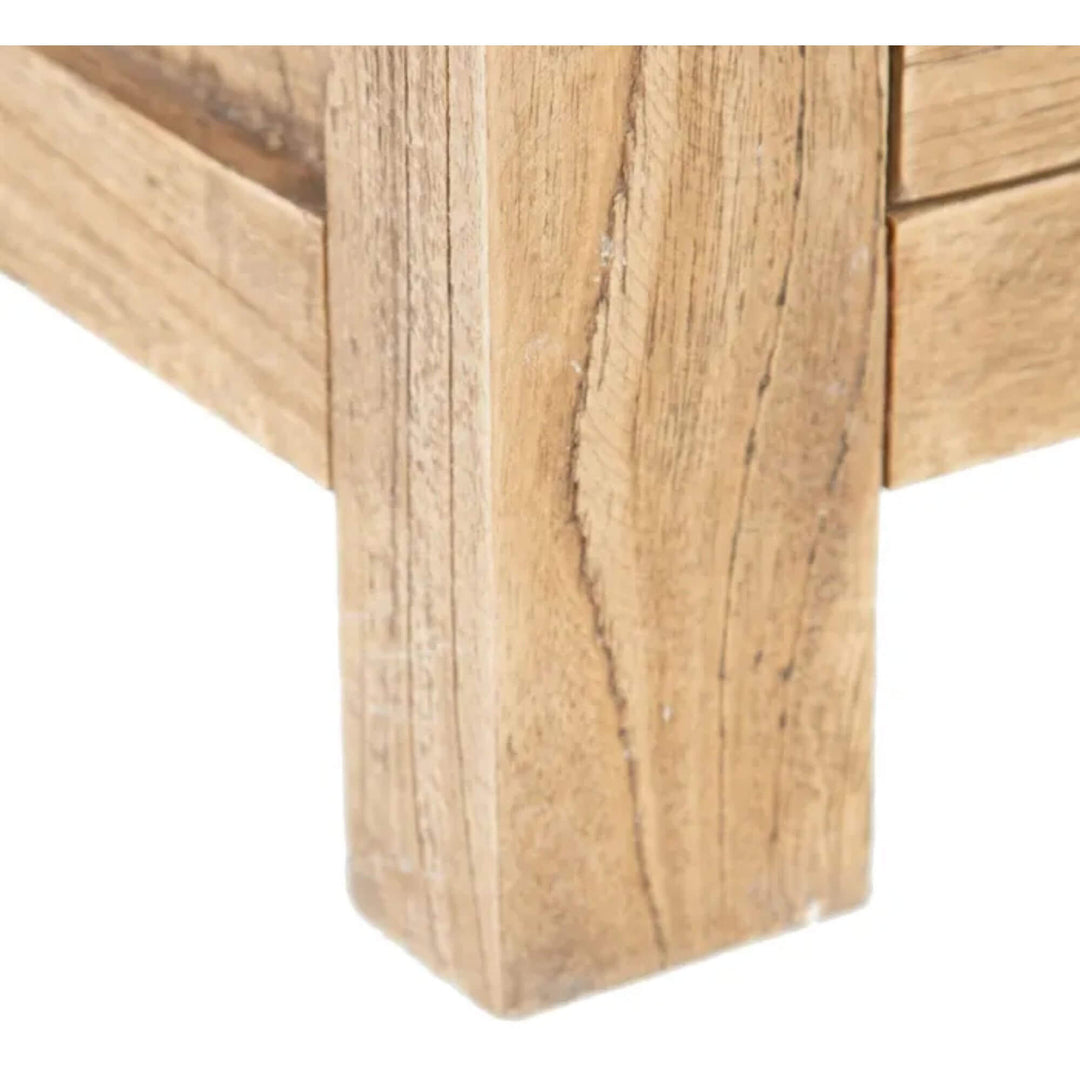 Close-up of mindi bottom leg