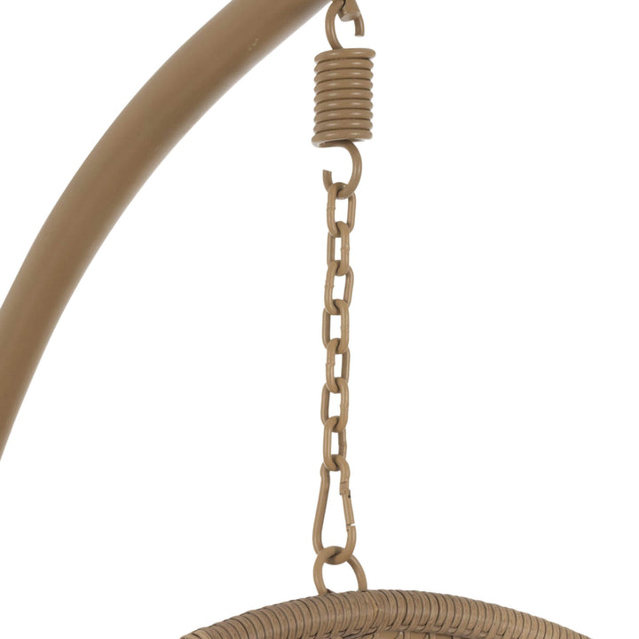 Close-up of the steel hanging chain and attachment.