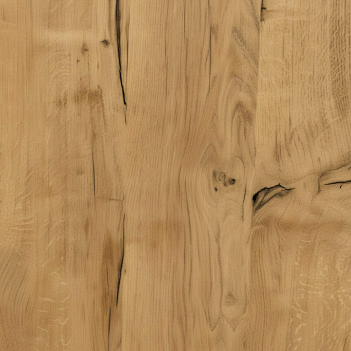 Detail of the oak wood surface highlighting knots and organic markings.