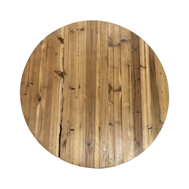 Top view detail of the oak tabletop showing the natural wood grain and circular design.