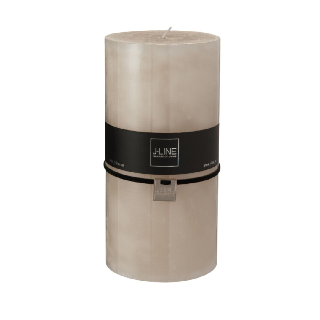 Front view of the Sand Candle 150H in neutral beige paraffin with cylindrical shape.