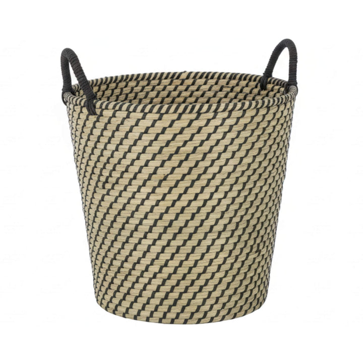 Medium Sanur basket showing detailed weaving.