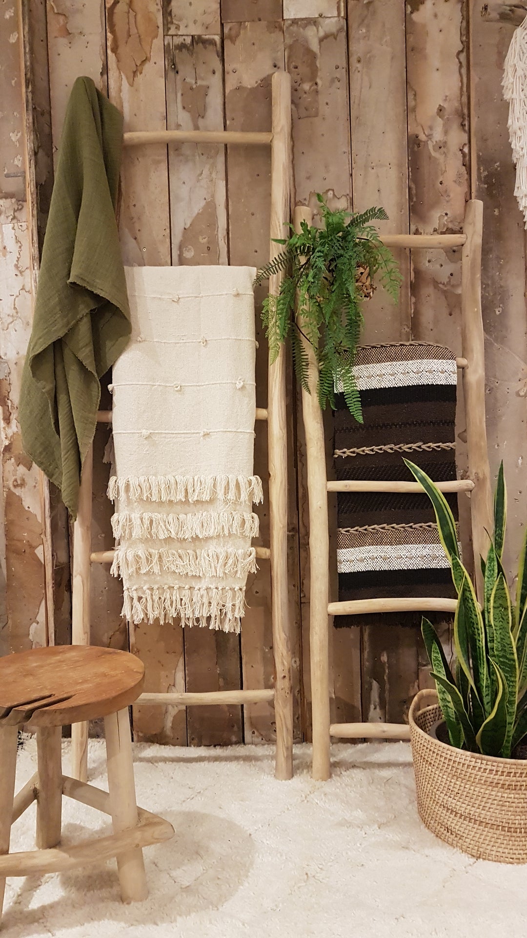 SAPPORO TEAK WOOD LADDER HANGER | 50X150CM