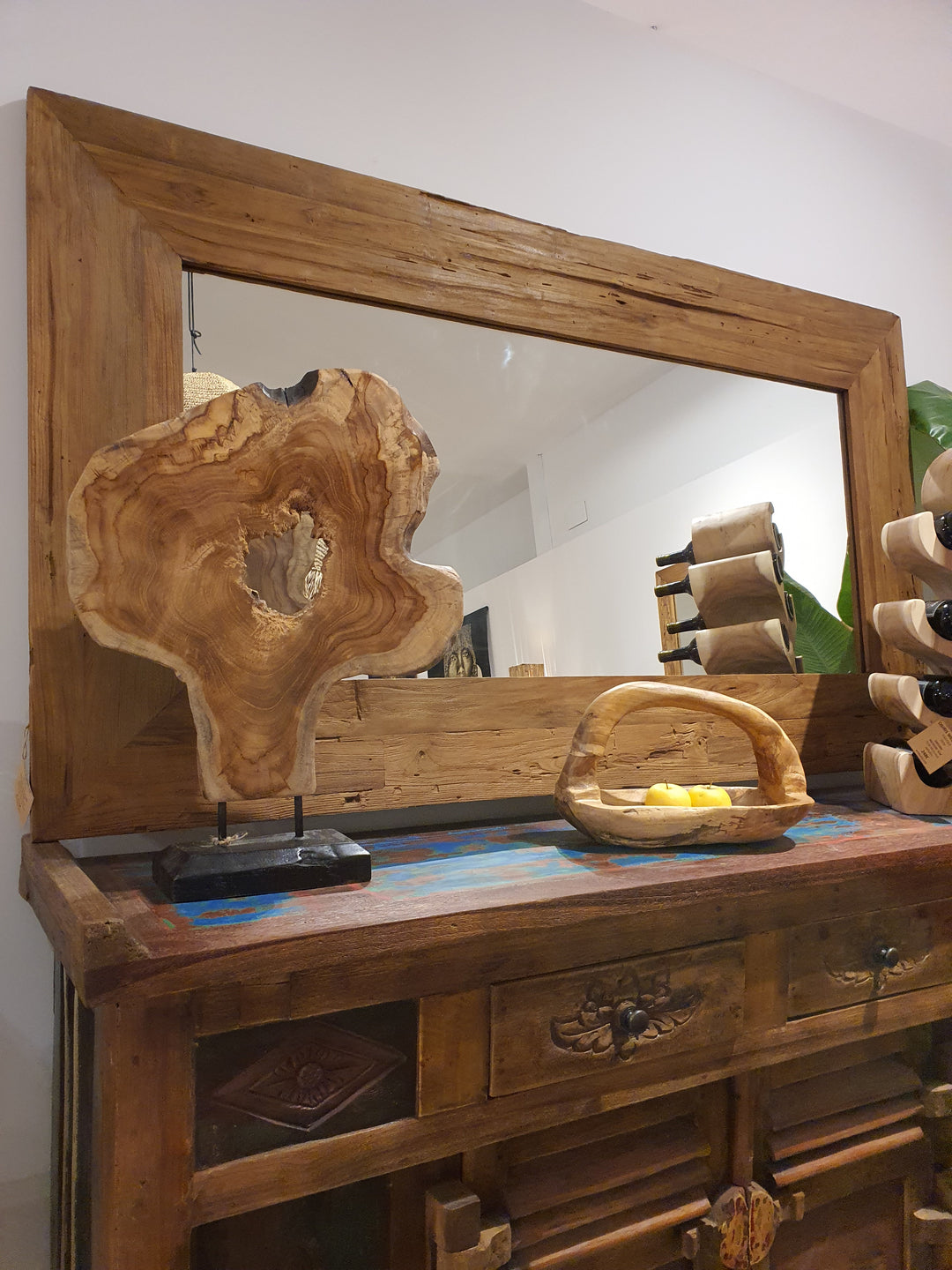 BATU HIU TEAK FIGURE STAND | 35X15X60CM