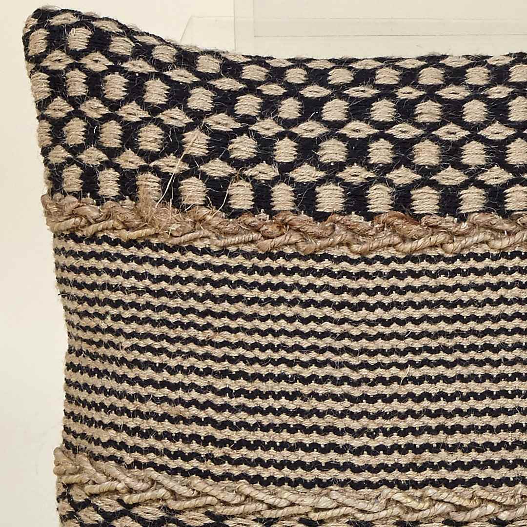 TAZMANIA CUSHION 80X80